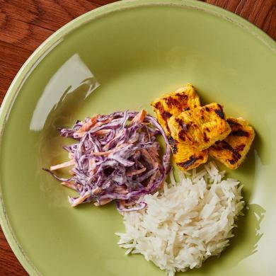 Индейка с рисом и салатом "Коул слоу"