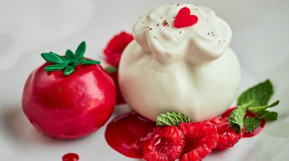 «Сладкая парочка»: авторский десерт из&nbsp;«Сыроварни» ко Дню всех&nbsp;влюбленных