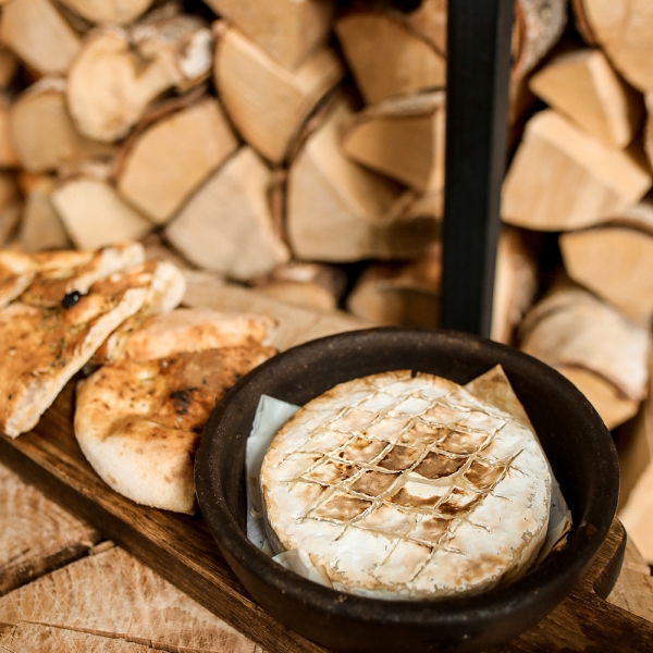 Камамбер запеченный в печи