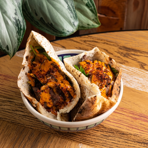 Фокачча с татаки из говядины