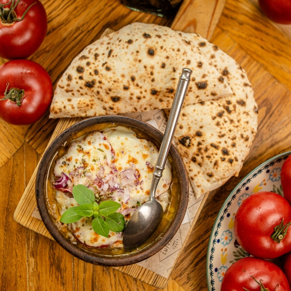 Рубленая баранина с копченым сыром Скаморца
