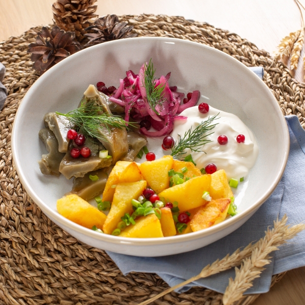 Грузди с картофелем и домашней сметаной