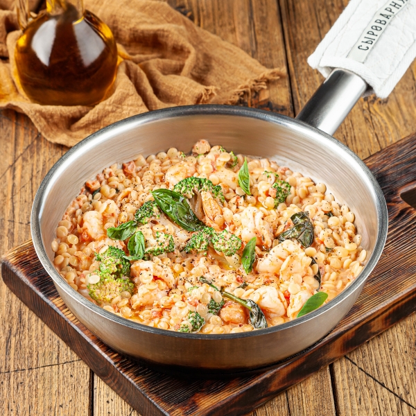 Паста птитим с креветками и брокколи