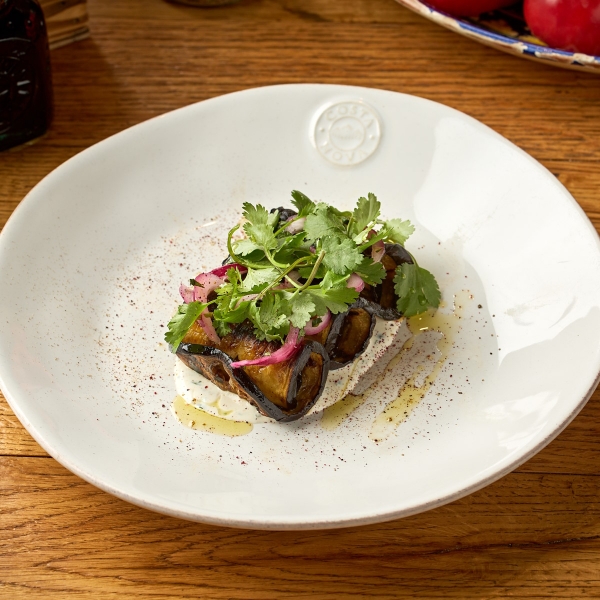 Рубленая баранина в запеченом баклажане