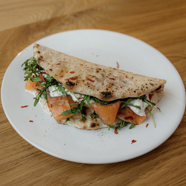 Итальянский сэндвич со слабосоленым лососем