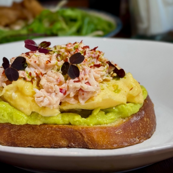 Бриошь с камчатским крабом