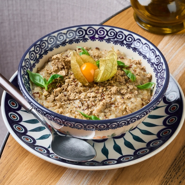 Каша из зеленой гречки с халвой