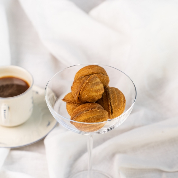 Орешки с вареной сгущенкой