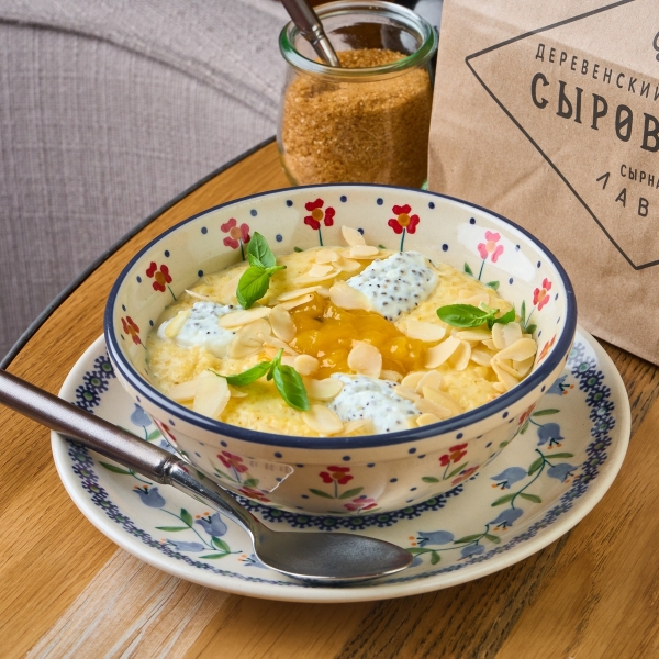 Каша пшенная с манго и семенами чиа