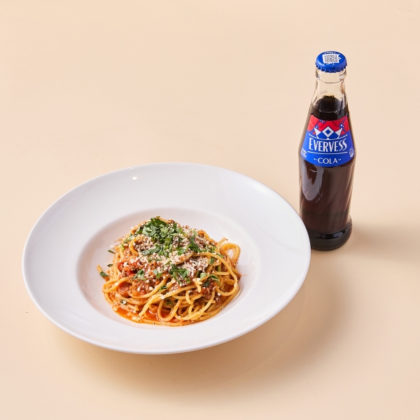 Спагетти Болоньезе с напитком Эвервесс Кола 250 мл