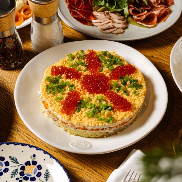 Мимоза с тунцом (стеклянная посуда)