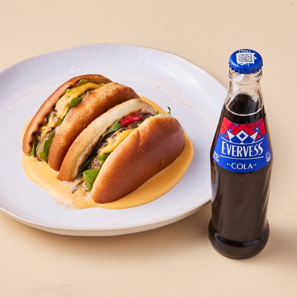 Сырбургер и напиток Эвервесс Кола 250 мл