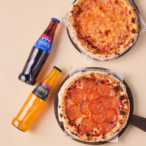 2 мини-пиццы с напитками: Эвервесс Кола 250 мл и Эвервесс Апельсин 250 мл