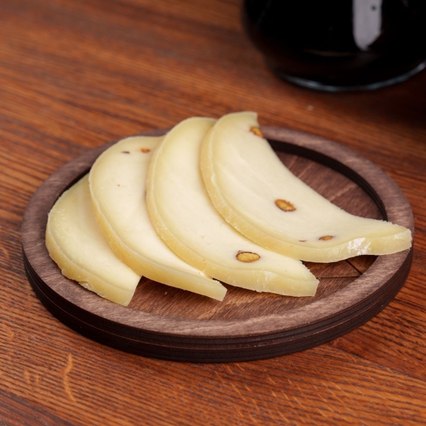 Качокавалло с фисташками