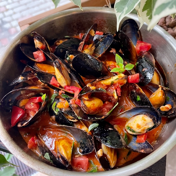 Мидии в томатном соусе