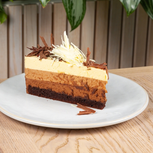 Торт три шоколада