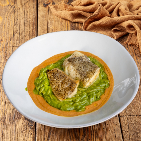 Палтус с орзотто и сливочным биском