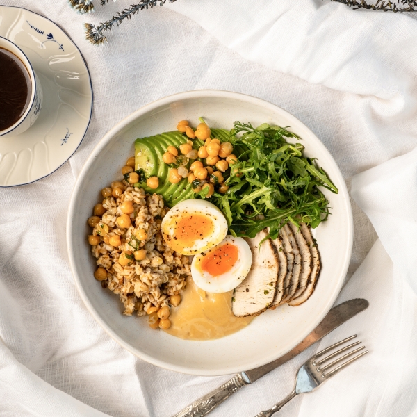 Овсянка боул с пастрами из индейки