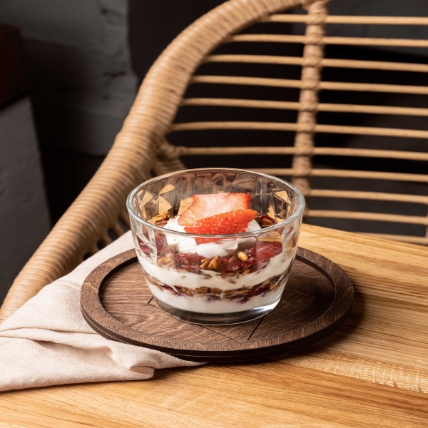 Йогурт с гранолой