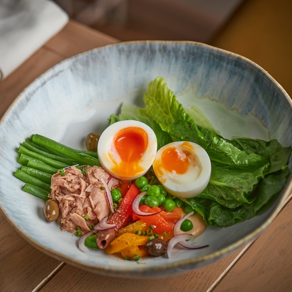 Салат с тунцом