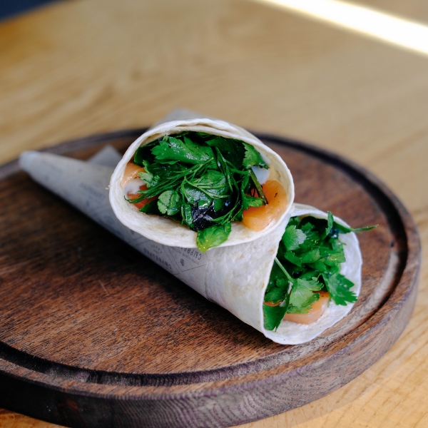 Ролл с лососем