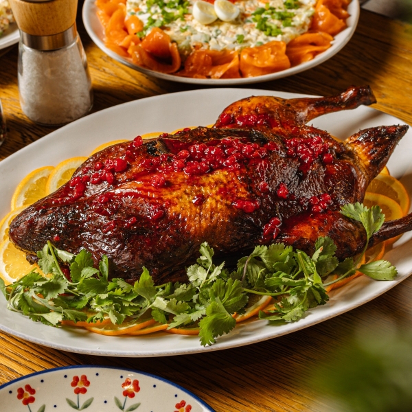 Запеченная утка с брусничным соусом (пластиковый контейнер)