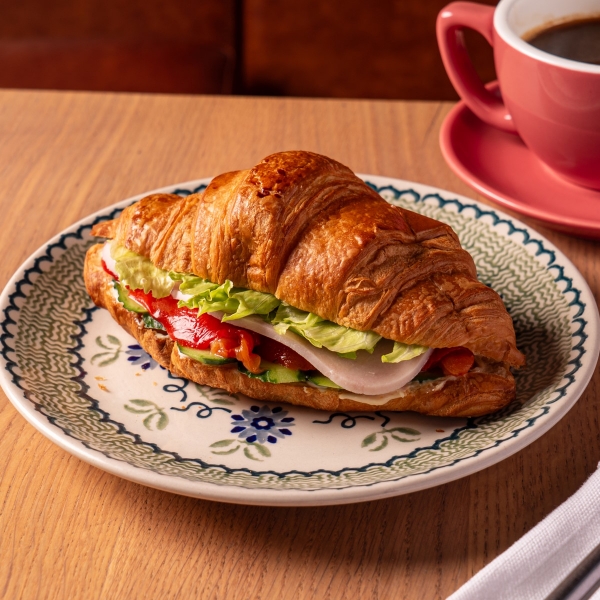 Круассан с ветчиной из индейки