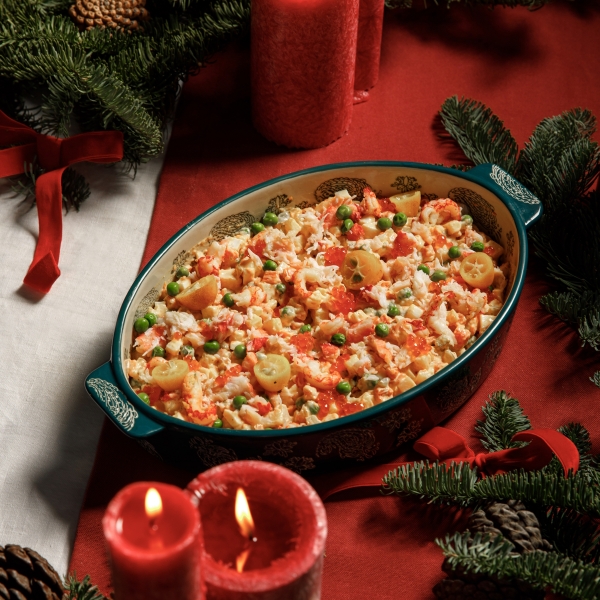 Оливье с крабом и раковыми шейками