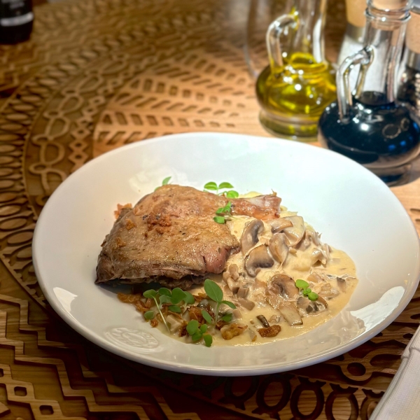 Утка с грибным соусом
